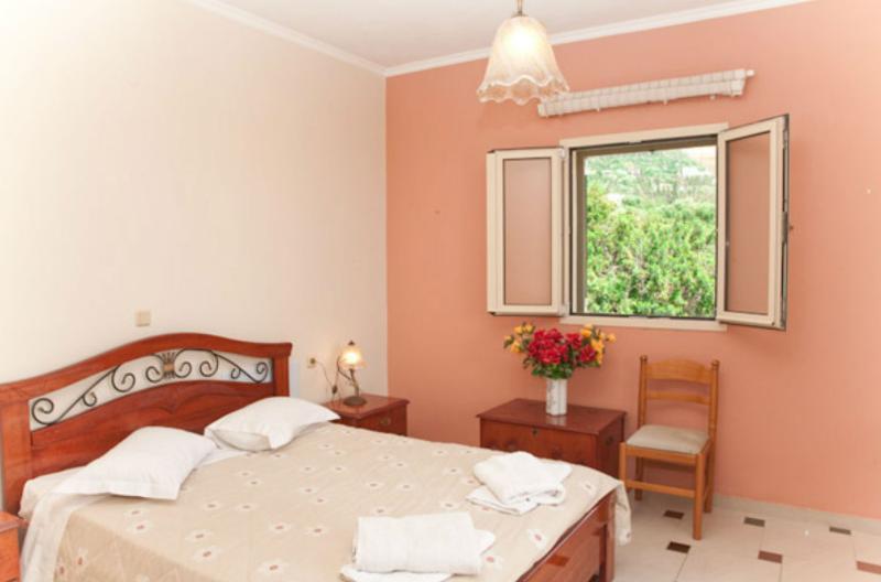 Liocharis Apartments Lourdata  Esterno foto