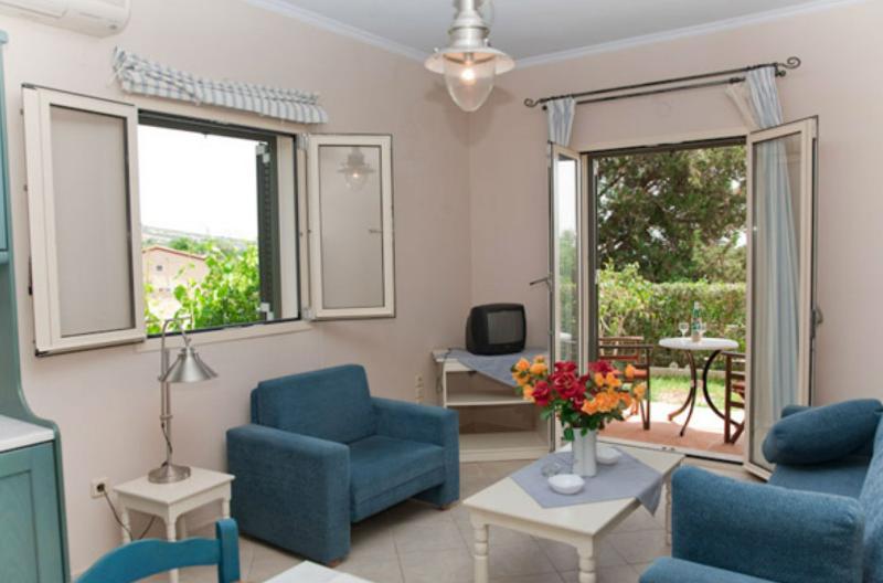 Liocharis Apartments Lourdata  Esterno foto